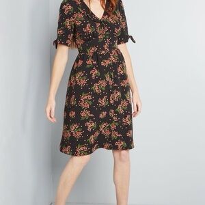 Modcloth Women's "Fully Focused" Shirt Dress